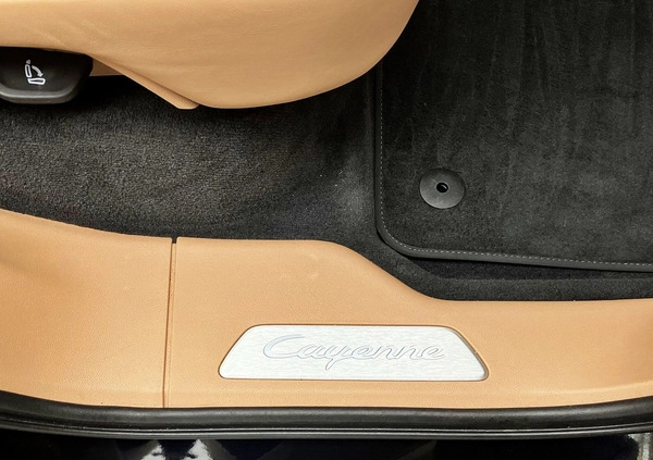 Porsche Cayenne cena 379000 przebieg: 42025, rok produkcji 2021 z Sokołów Małopolski małe 781